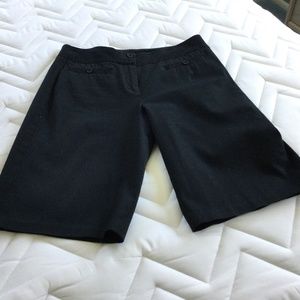 Nic and Zoe Bermuda shorts   Black linen